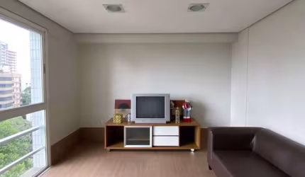 Apartamento - 100m2 com 2 D. No bairro Petrópolis.