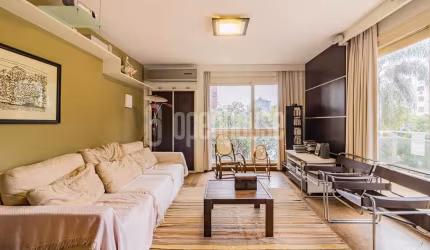 Aparamento de 136m² - 3 dormitórios - 1 suíte - 2 vagas de garagem no bairro Bela Vista.