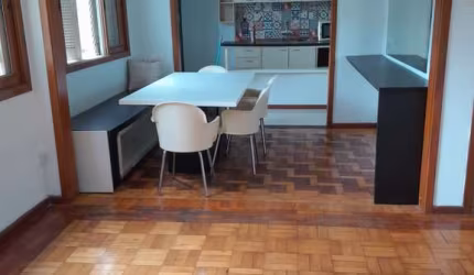 Apartamento - 104m² com 3d. No bairro Petrópolis.