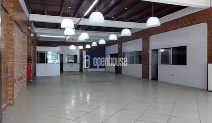 Excelente, loja com 500m² sendo 300m² no terreo e 200m² no mezanino