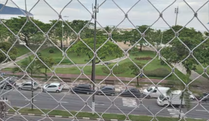 APARTAMENTO 2 DORMITÓRIOS 1 SUÍTE DEPENDÊNCIA 1 VAGA PRÉDIO FRENTE MAR