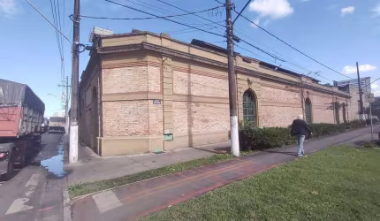 GALPÃO NO CENTRO DE SANTOS COM ESCRITÓRIO LOCAÇÃO CONTRATO 10 ANOS