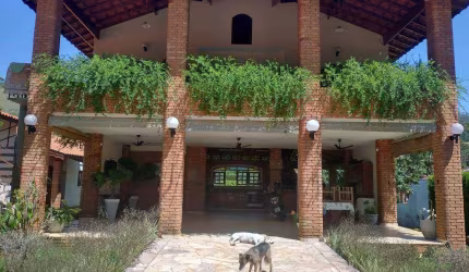 CHÁCARA ALTO PADRÃO 6 DORMITÓRIOS 4 SUÍTES 3 WCS 3.750 m² SERRA NEGRA
