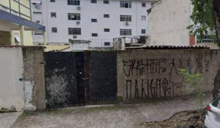 TERRENO VAZIO 10 m X 30 m ÁREA DE 300 m² - OPORTUNIDADE NO GONZAGA - SANTOS