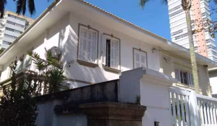 CASA TIPO SOBRADO 3 SUÍTES, 2 VAGAS, 2 SALAS 190m² GONZAGA R$ 1.900.000,00