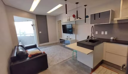 FLAT 2 SUÍTES, DECORADO, VARANDA COM VIDROS E VISTA MAR !!!