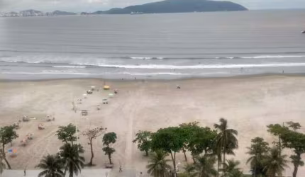 APARTAMENTO FRENTE AO MAR - SÃO VICENTE - AMPLO E AREJADO