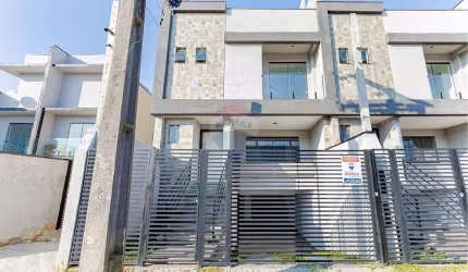 Excelente Sobrado Triplex Novo no Sitio Cercado