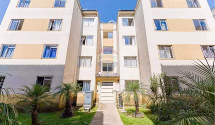 Apartamento térreo com 2 quartos, a venda no Ganchinho.