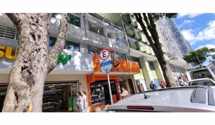 Aluguel de sala comercial com 152m2 no Centro!