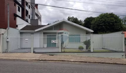 Seu Refúgio Ideal: Ampla Casa em Campo Largo