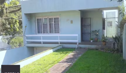 Casa para Venda - 220m², 3 dormitórios, sendo 1 suites, 2 vagas - Glória