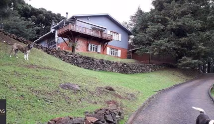 Sítio para Venda - 230m², 3 dormitórios, sendo 1 suites, 4 vagas - Centro