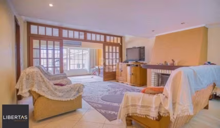 Casa para Venda - 309m², 3 dormitórios, sendo 1 suites, 3 vagas - Medianeira