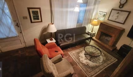 Casa para Venda 3 dormitórios, 2 vagas - Petrópolis