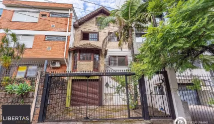 Casa para Venda - 330m², 4 dormitórios, sendo 3 suites, 2 vagas - Petrópolis