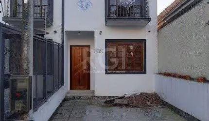 Sobrado para Venda - 100.45m², 2 dormitórios, sendo 2 suites, 1 vaga - Guarujá