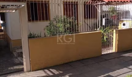 Casa para Venda - 200m², 4 dormitórios, 2 vagas - Vila Ipiranga