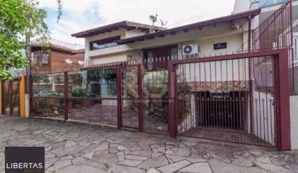 Casa para Venda de 3 dormitórios 6 vagas - Chácara das Pedras