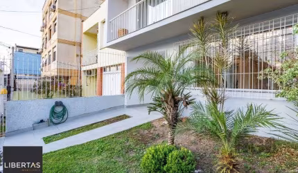 Casa sobrado no bairro Santo Antônio de 4 dormitórios e 3 vagas