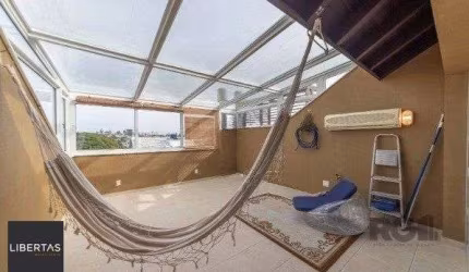 Casa em Condomínio no bairro Três Figueiras