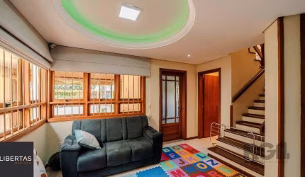 Casa no Parque Santa Fé de 4 dormitórios e 4 vagas