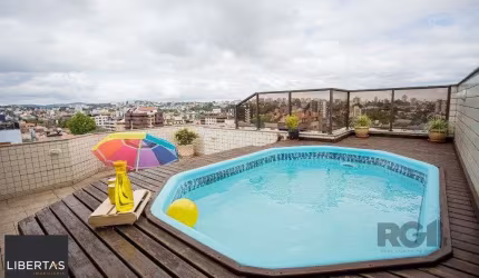Cobertura no Jardim Planalto, de 3 dormitórios e 2 vagas com 260m²