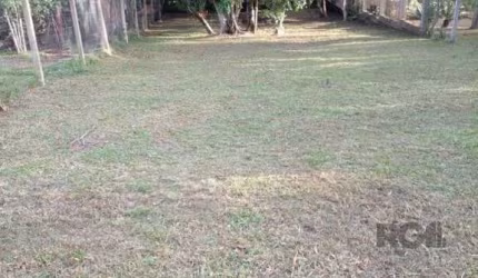 Terreno com 332m² no Condomínio Cantegrill Fase I I