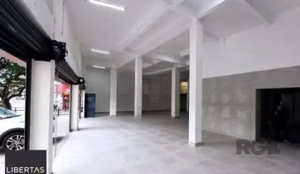 Libertas imobiliária aluga loja na Av. Assis Brasil com 530m²-Passo D`areia
