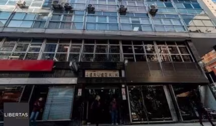 Libertas Imobiliária vende loja comercial terrea com 252 m² privativos no Centro