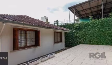 Casa sobrado no Jardim do Salso de 4 dormitórios e 3 vagas
