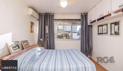 Apartamento para Venda - 138m², 3 dormitórios, sendo 1 suites, 1 vaga - Petrópol