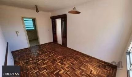 Apartamento no Passo D'areia de 2 dormitórios e vaga desocupado