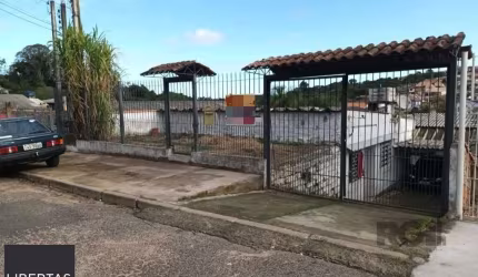 VENDA- Casa Térra com 2 quartos, 3 vagas de garagem- Vila Nova