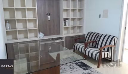 Apartamento na Luiz Manoel,2 dormitórios,desocupado,frente,bairro Santana