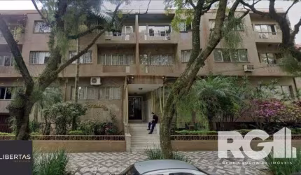 VENDA - Amplo Apartamento em Prédio Tradicional!