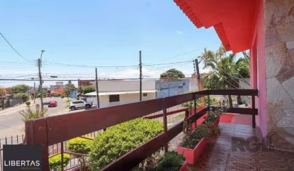 Casa com 3 dormitórios no bairro Cristo Redentor