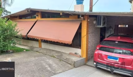 Casa 3 dormitórios no bairro Rubem Berta