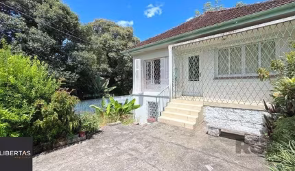 Casa à venda na Rua Marechal Mesquita, no bairro Teresópolis.