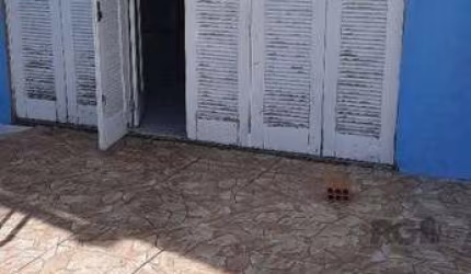 Oportunidade Imperdível: Prédio com 4 Apartamentos, Pátio e 2 Vagas de Garagem
