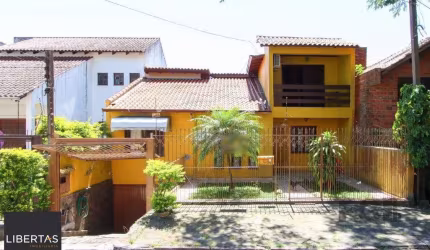Casa 04 dormitórios, 02 suítes, living 02 ambientes