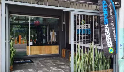 Loja de 55m² em frente à Praça Garibaldi