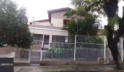 Casa de 3 dormitórios no bairro  Sarandi