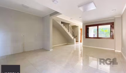 Casa de 3 dormitórios no bairro Mário Quintana
