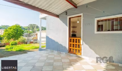 Casa de 3 dormitórios no bairro Nonoai