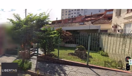 Casa 3 dormitórios no Bairro Glória, próxima a Prof. Oscar Pereira.