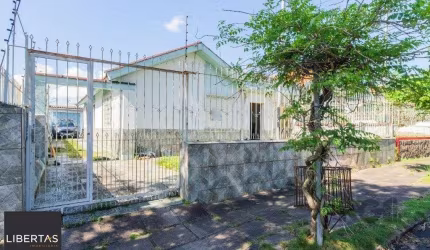 Casa com 3 dormitórios no bairro Tristeza