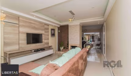 Casa de 3 dormitórios no bairro Guarujá
