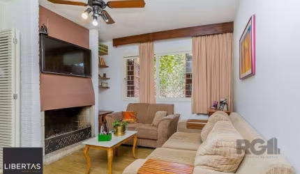 Casa 172m² - 3 dormitórios, 3 vagas no bairro Teresópolis