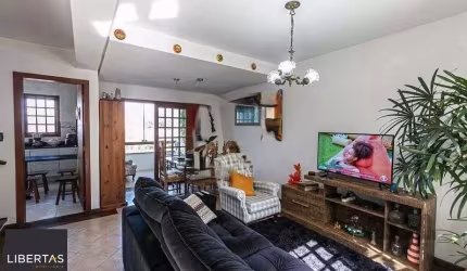 Casa com 161m² e 3 dormitórios com suíte, piscina no bairro Espírito Santo em PO